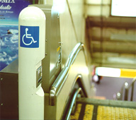 車椅子階段昇降り機 秋葉原駅